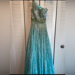 Baby blue sequin dress, size 6 - M